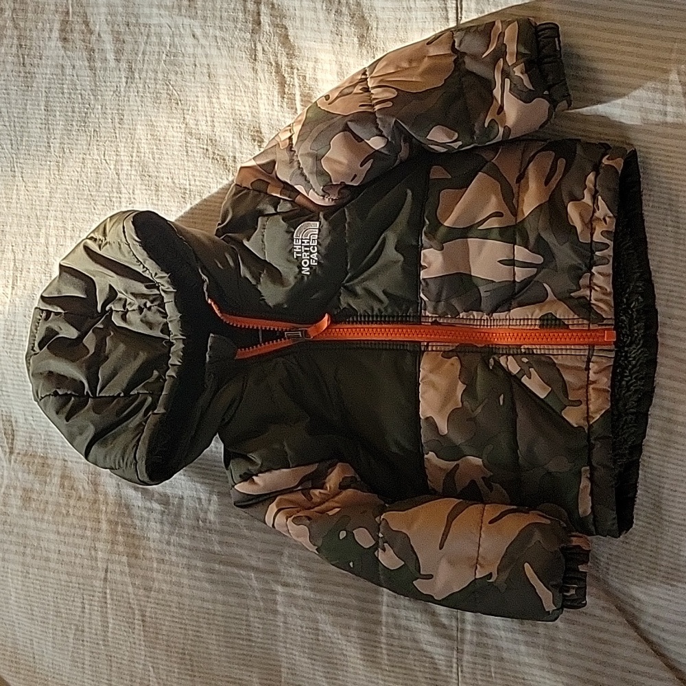 The North Face Infant Reversible Mount Chimbo Jacket 12-18 Months Camo